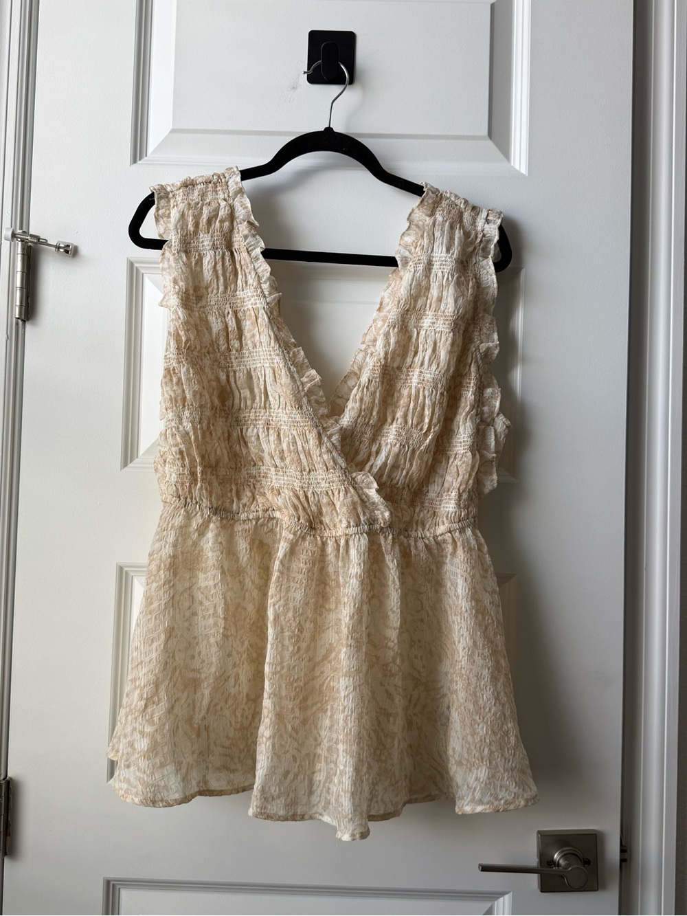 Torrid Size 1 Cream Ruffle Smocked Peplum Top Boho Cottagecore